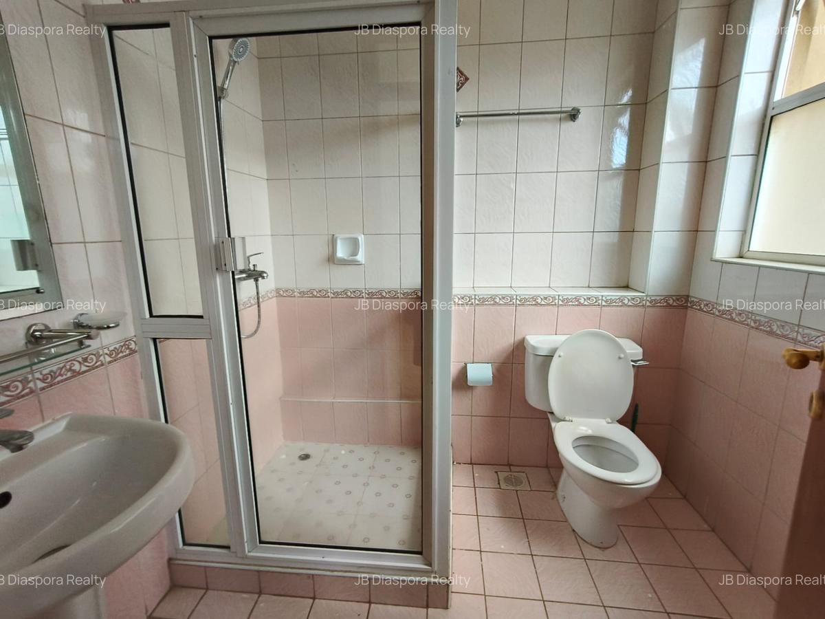3 Bed Apartment with En Suite in Brookside - 11