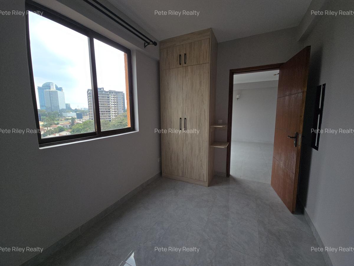 3 Bed Apartment with En Suite at School Lane - 6