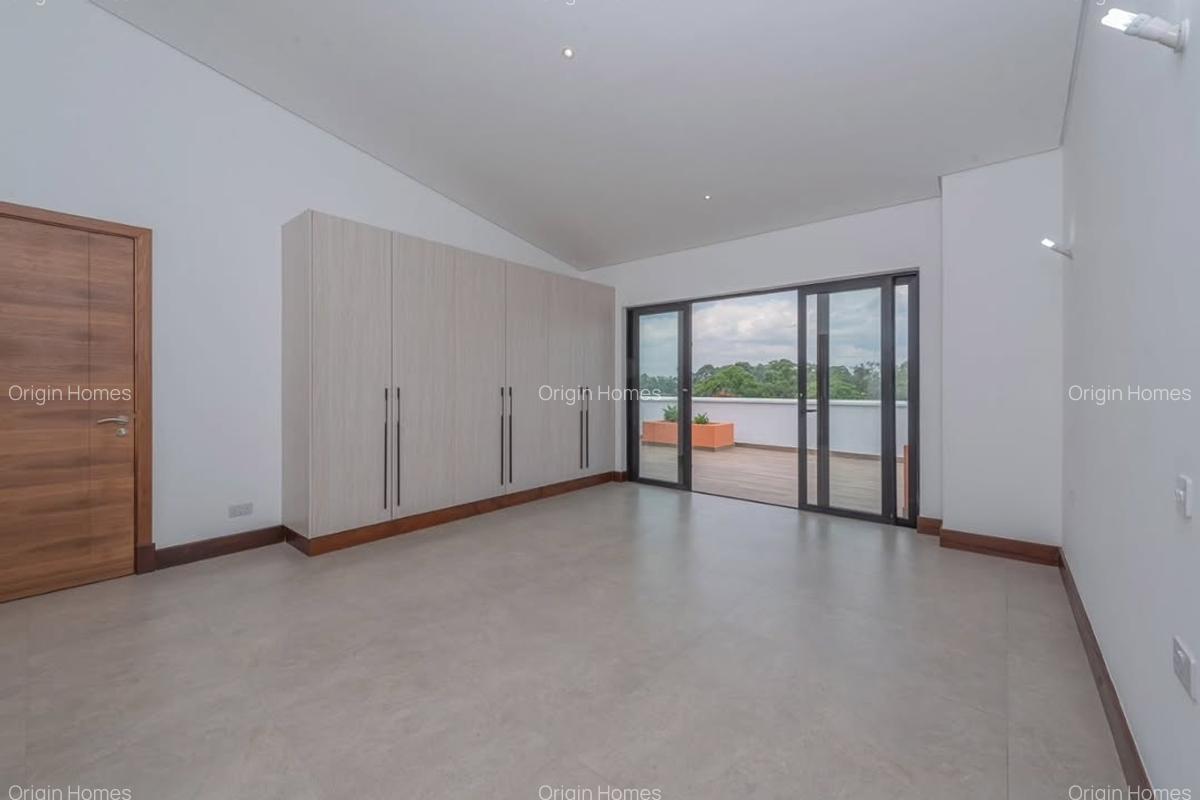 5 Bed Townhouse with En Suite at Kitisuru - 2