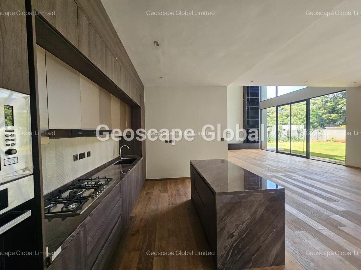 5 Bed House with En Suite in Runda - 6