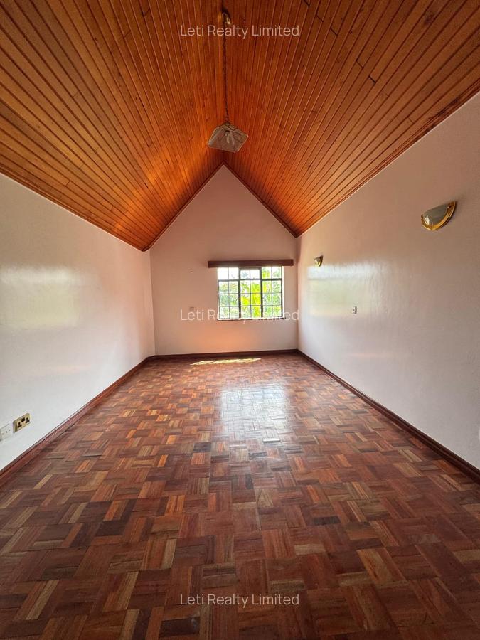 5 Bed Townhouse with En Suite in Lavington - 14