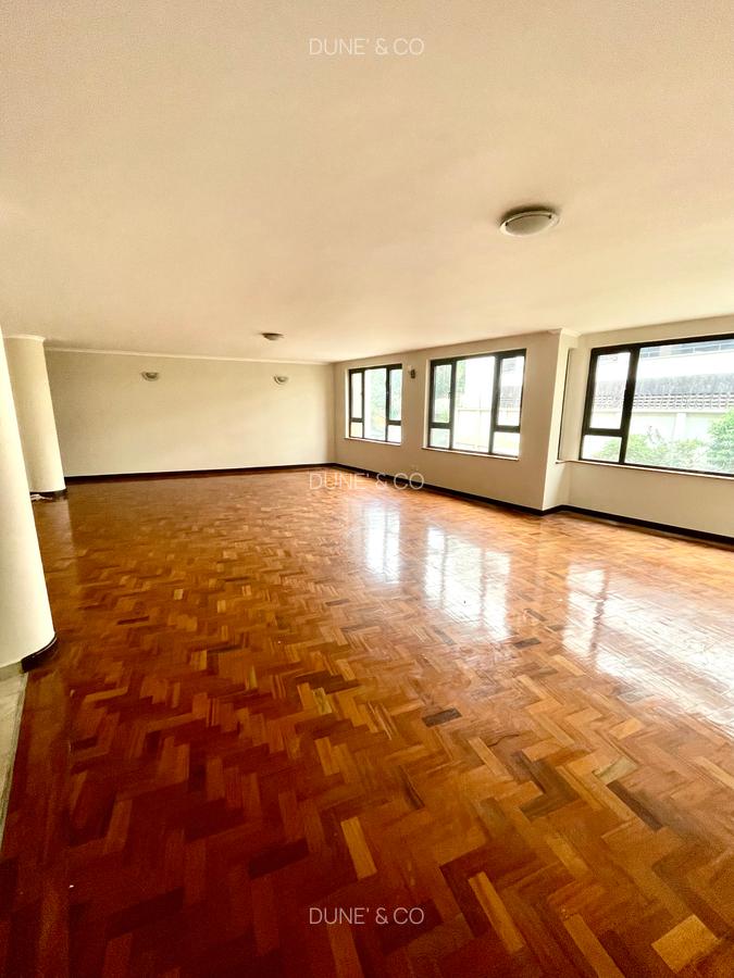 3 Bed Apartment with En Suite in Riverside - 3