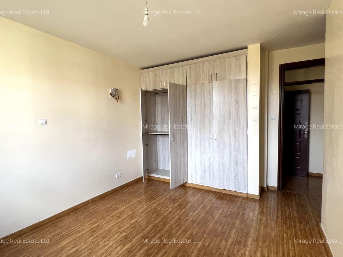 3 Bed Apartment with En Suite in Lavington - 9