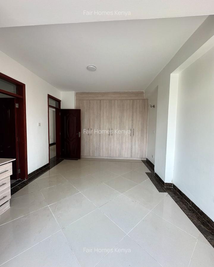 3 Bed Apartment with En Suite at Hatheru Road - 5