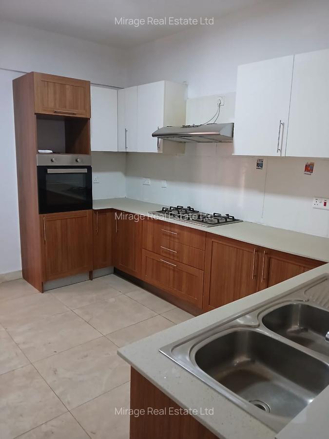 3 Bed Apartment with En Suite in Kilimani - 10
