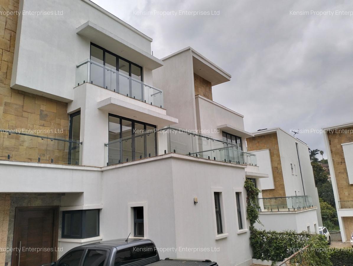 5 Bed Townhouse with En Suite in Lavington - 2