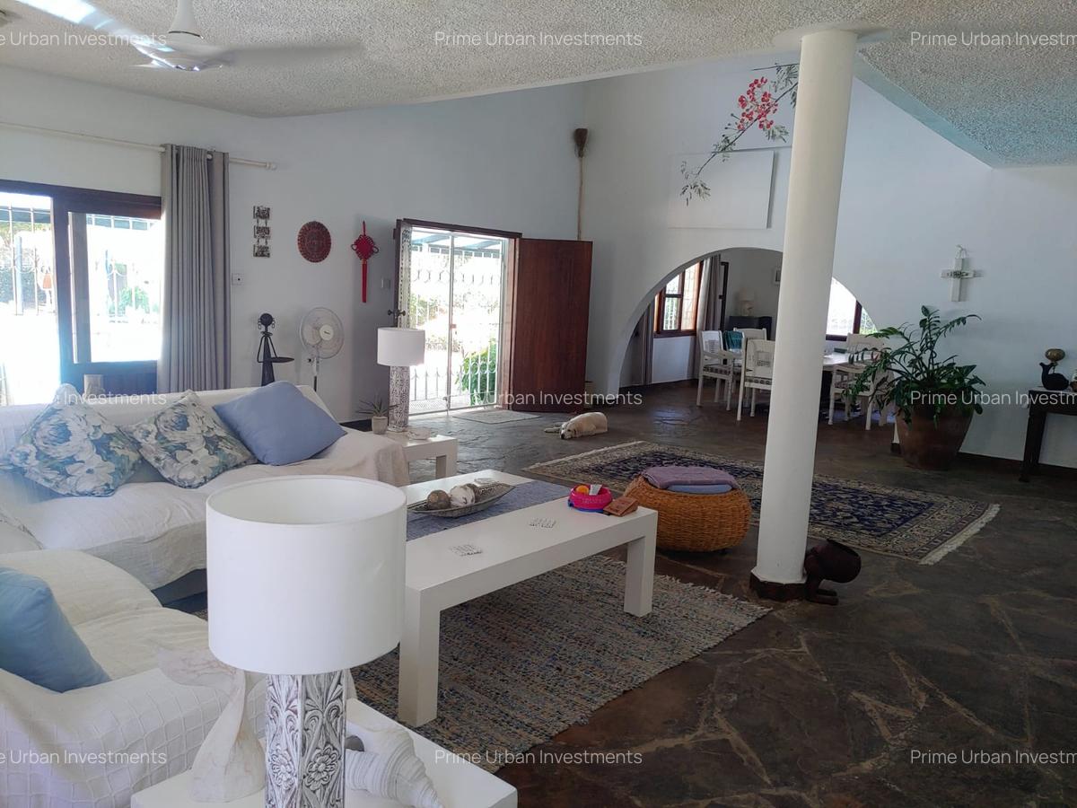 4 Bed House with En Suite at Diani Beach - 17