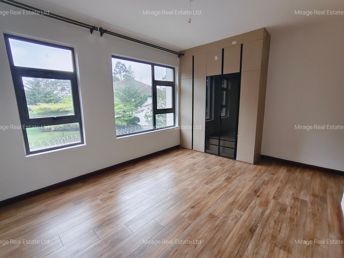 6 Bed Villa with En Suite in Lavington - 9