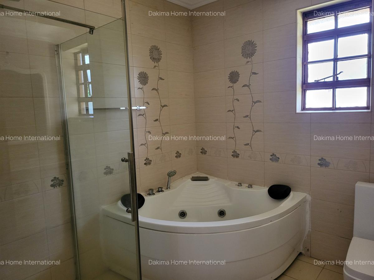5 Bed House with En Suite in Runda - 18