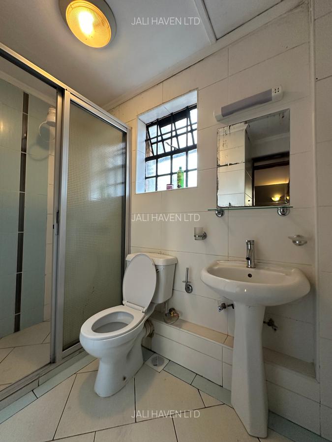 5 Bed Townhouse with En Suite in Kileleshwa - 15