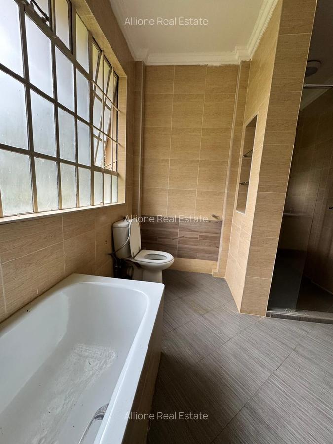 4 Bed Townhouse with Walk In Closet at Near The Hub Mall - 16