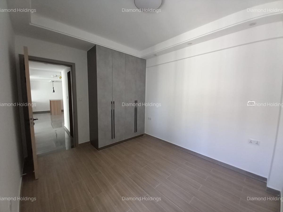 2 Bed Apartment with En Suite at Riverside - 8