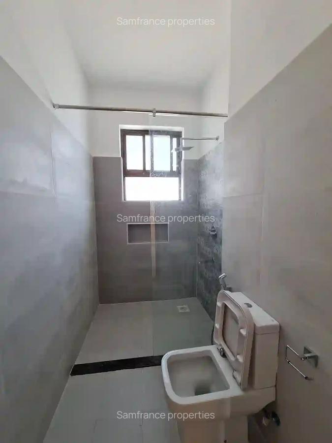 3 Bed Apartment with En Suite at Links Road - 7