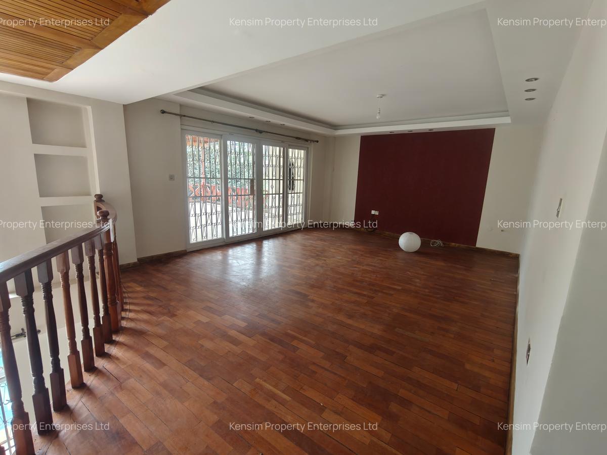 4 Bed Townhouse with En Suite in Lavington - 7