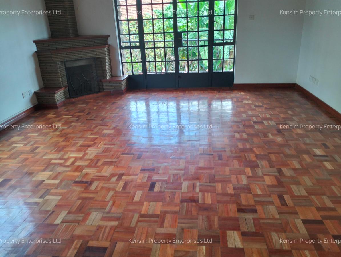 5 Bed Townhouse with En Suite in Lavington - 16