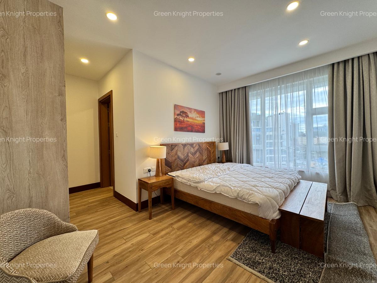 Serviced 2 Bed Apartment with En Suite in Parklands - 13