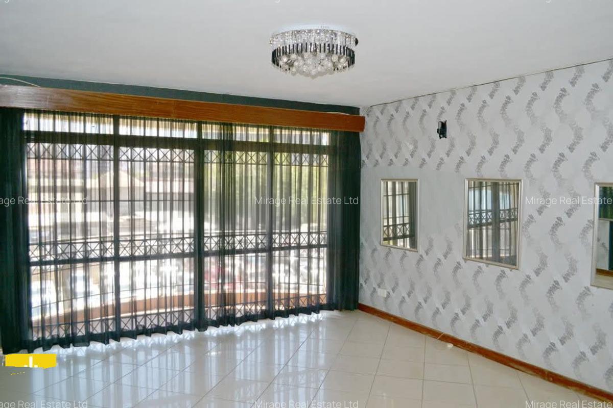 Commercial Property with Service Charge Included in Kilimani - 11