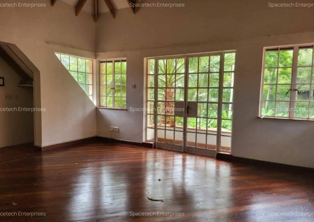 5 Bed Townhouse with En Suite in Rosslyn - 12