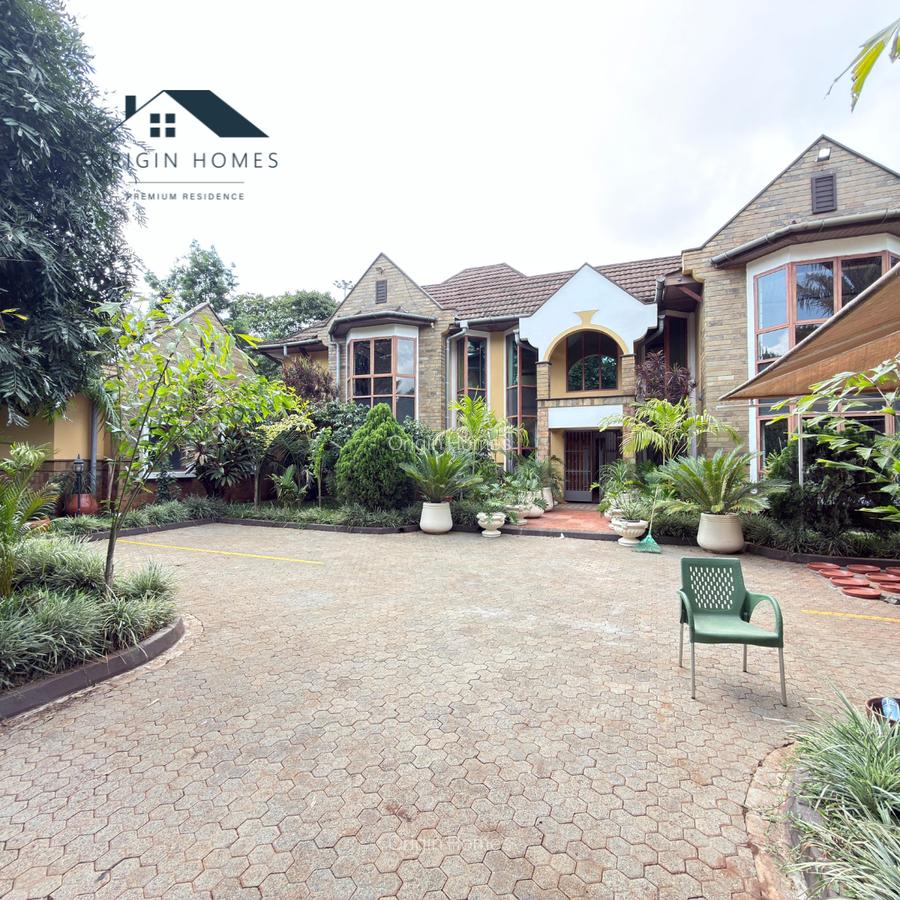 5 Bed House with En Suite at Runda - 2