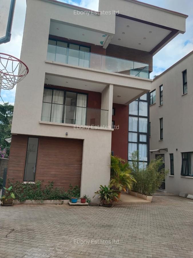 5 Bed Townhouse with En Suite in Lavington - 11