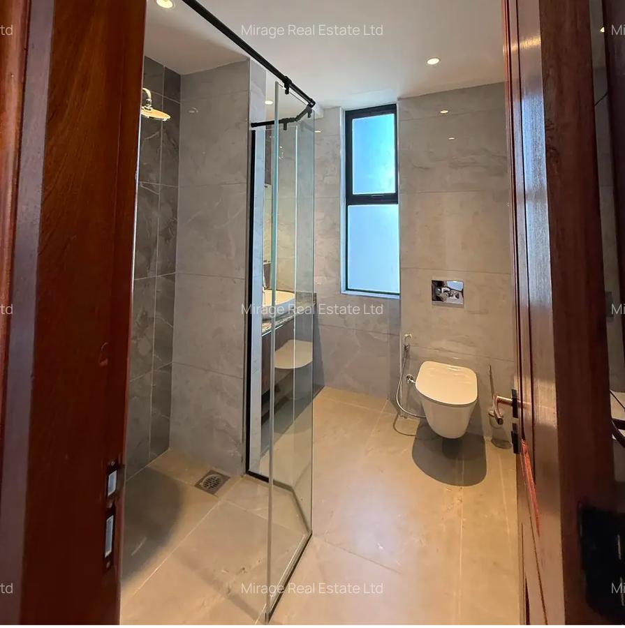 4 Bed Apartment with En Suite in Riverside - 6