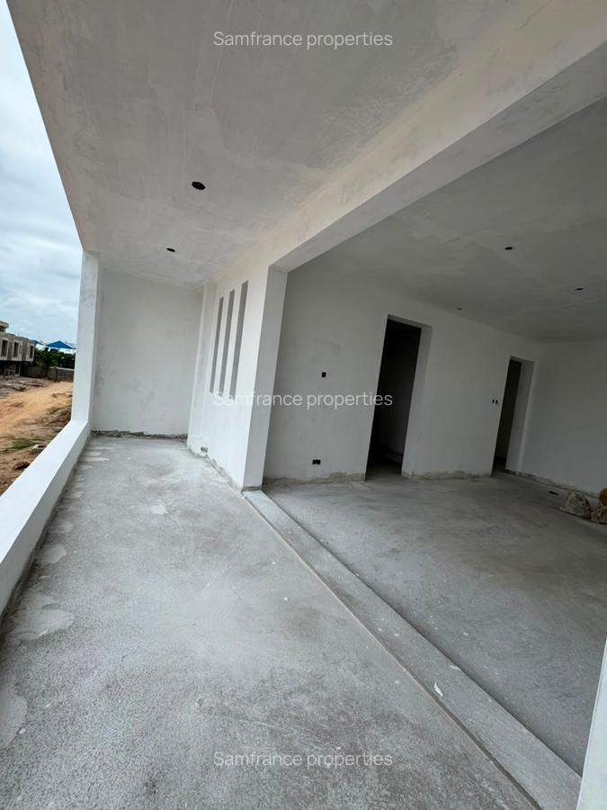 3 Bed Villa with Swimming Pool at Coca-Cola - 7
