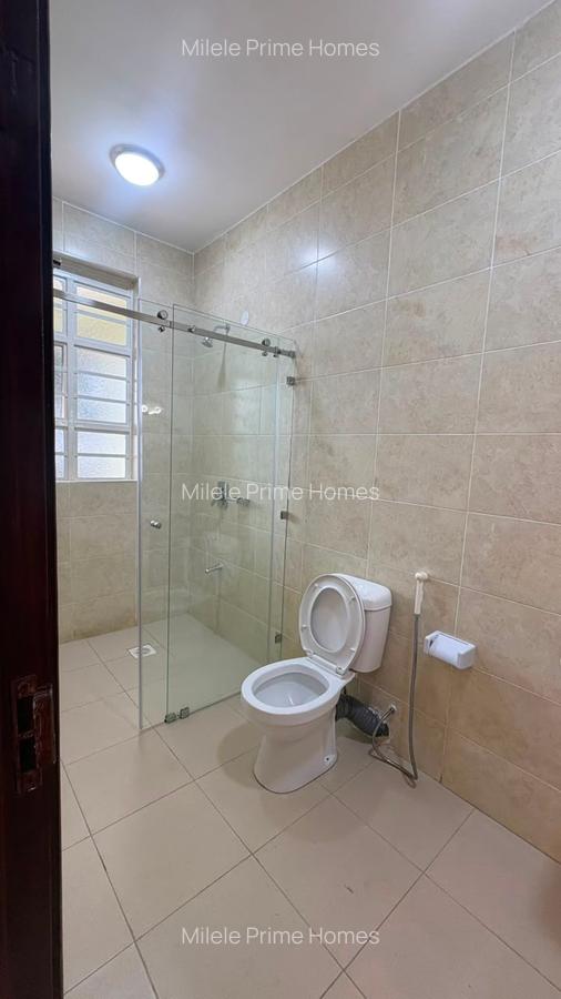4 Bed Villa with En Suite at Garden Estate - 17