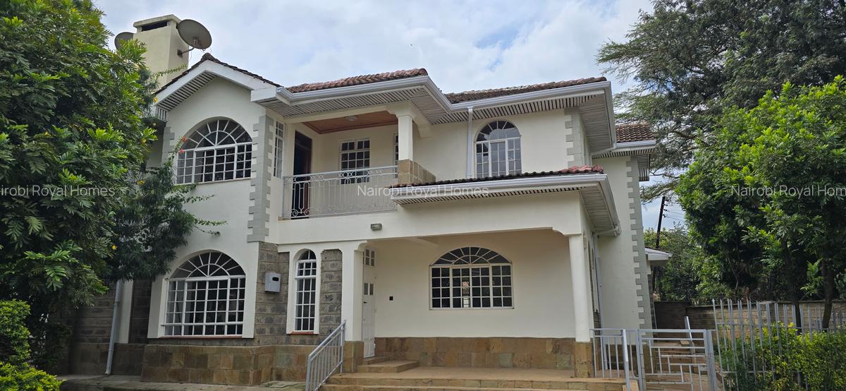 5 Bed Townhouse with En Suite at Lavington Green - 6