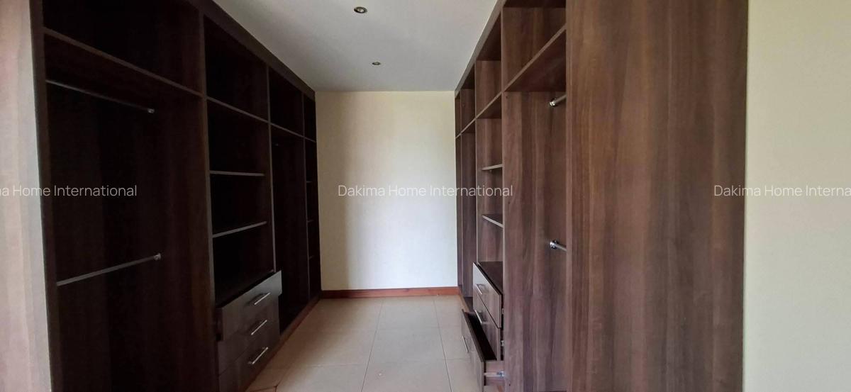 4 Bed Townhouse with En Suite in Runda - 9