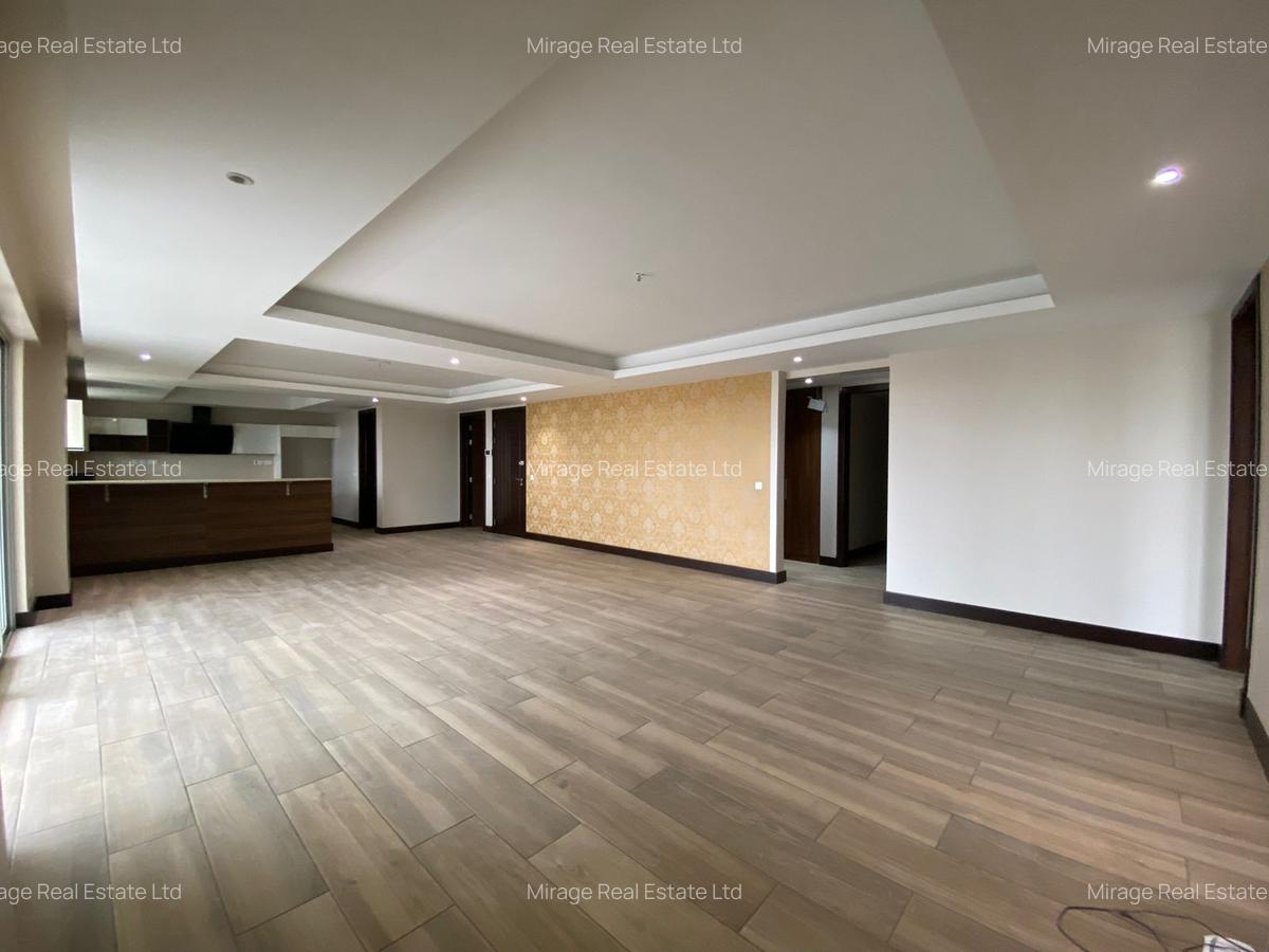 3 Bed Apartment with En Suite in Parklands - 6