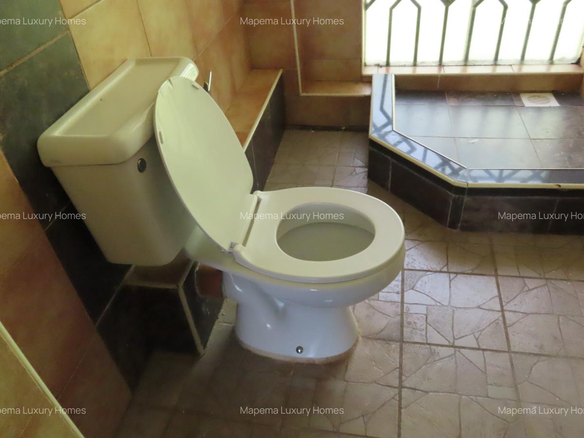 5 Bed House with En Suite at Kerarapon - 18