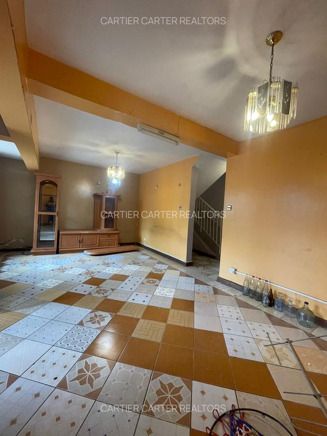 4 Bed House with En Suite in South C - 2