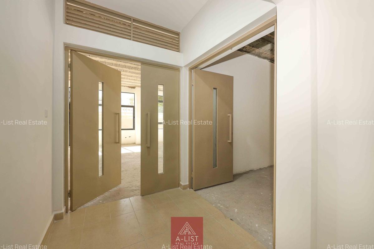 4,541 ft² Office with Backup Generator at Padmore Road - 5