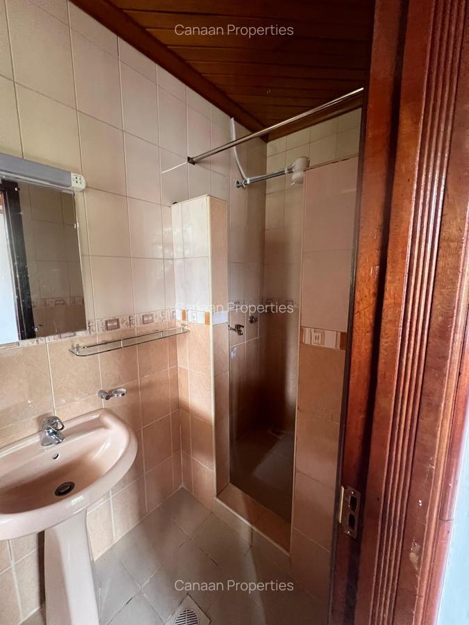 4 Bed Townhouse with En Suite in Lavington - 2