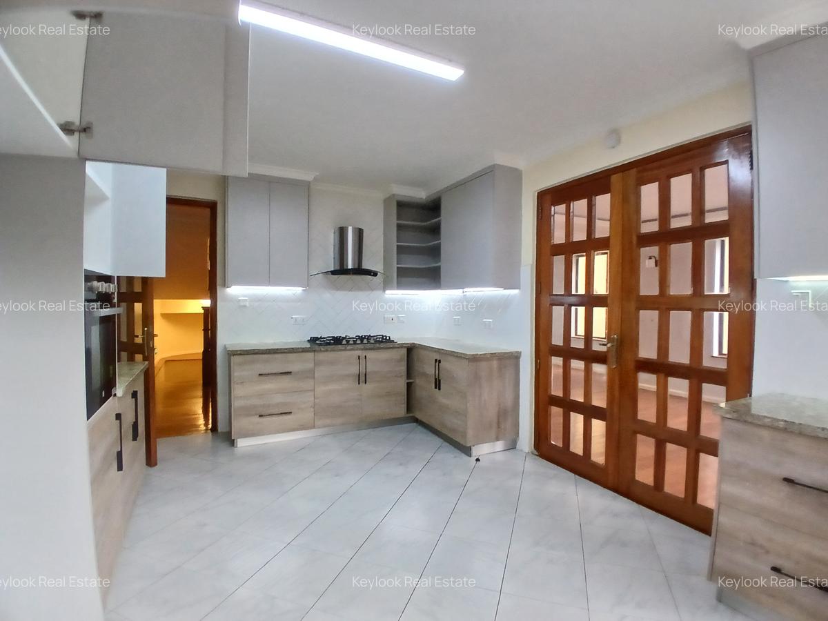 4 Bed Townhouse with En Suite at Lavington Green - 12
