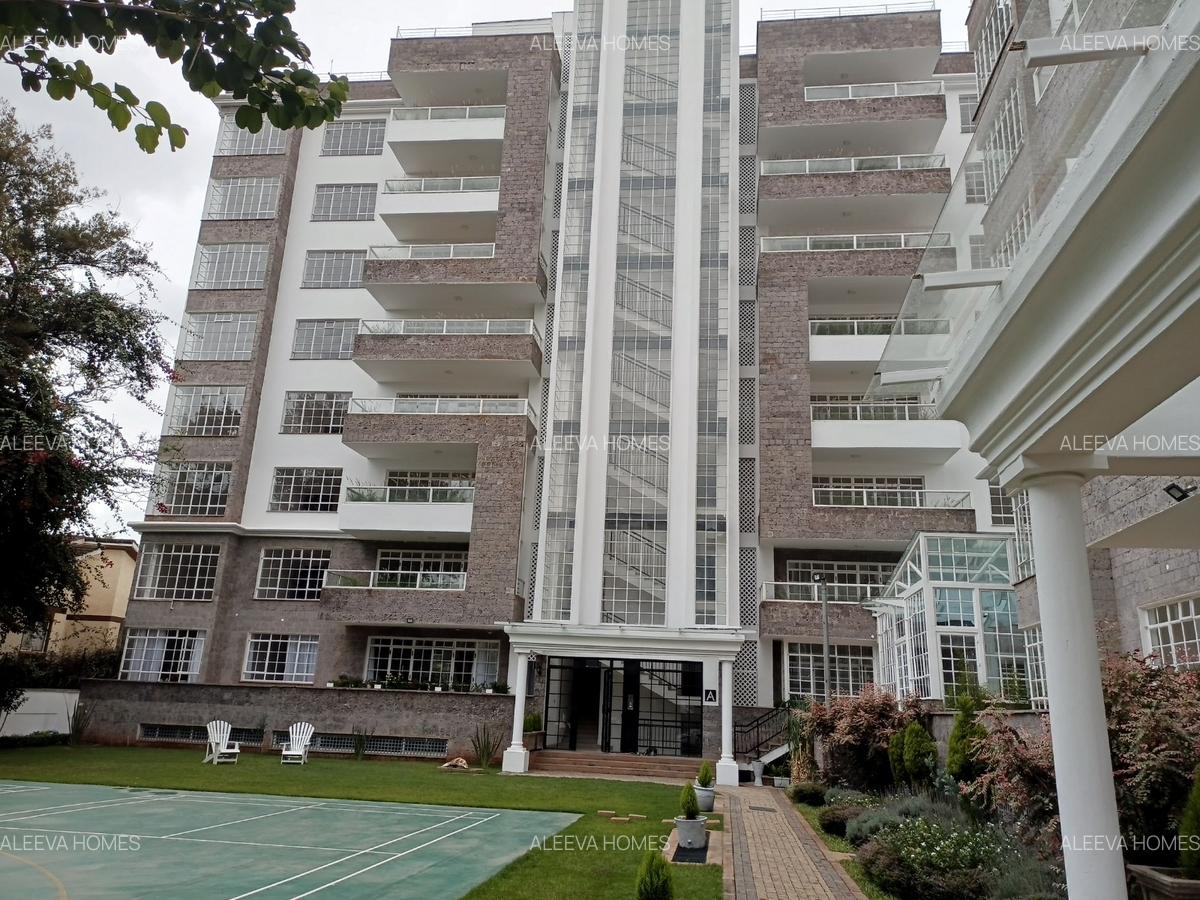 3 Bed Apartment with En Suite in Lavington - 1