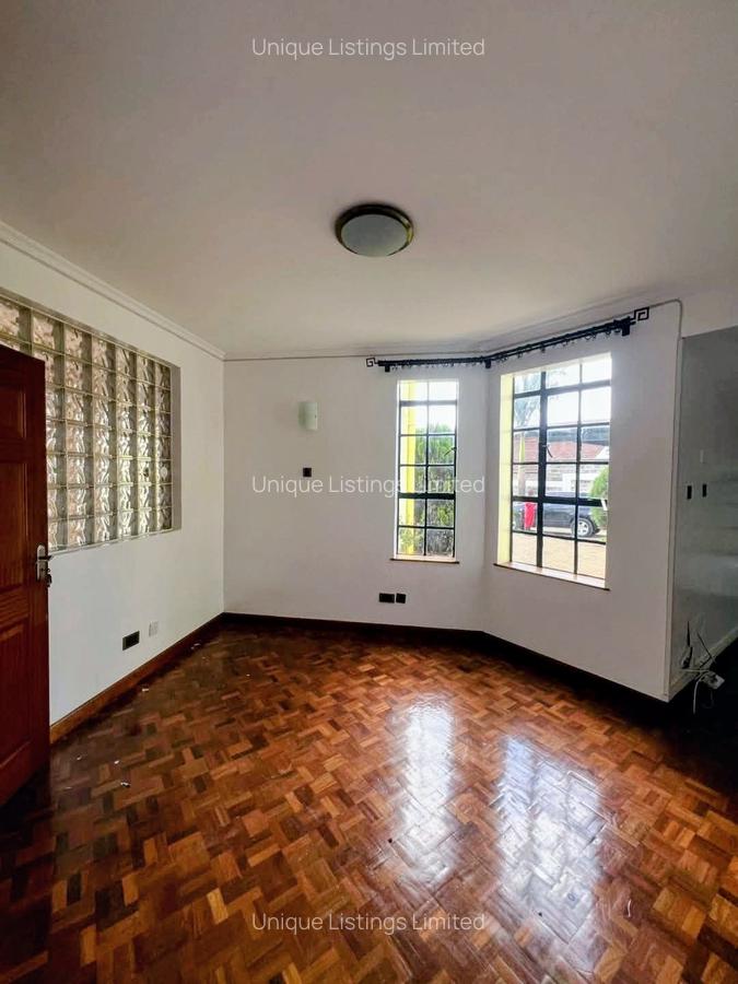 5 Bed Townhouse with En Suite in Lavington - 6