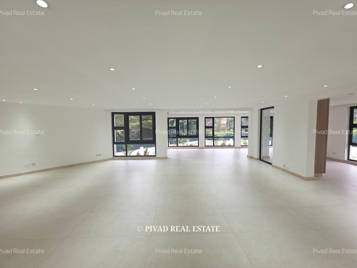 6 Bed House with Garden in Runda - 9