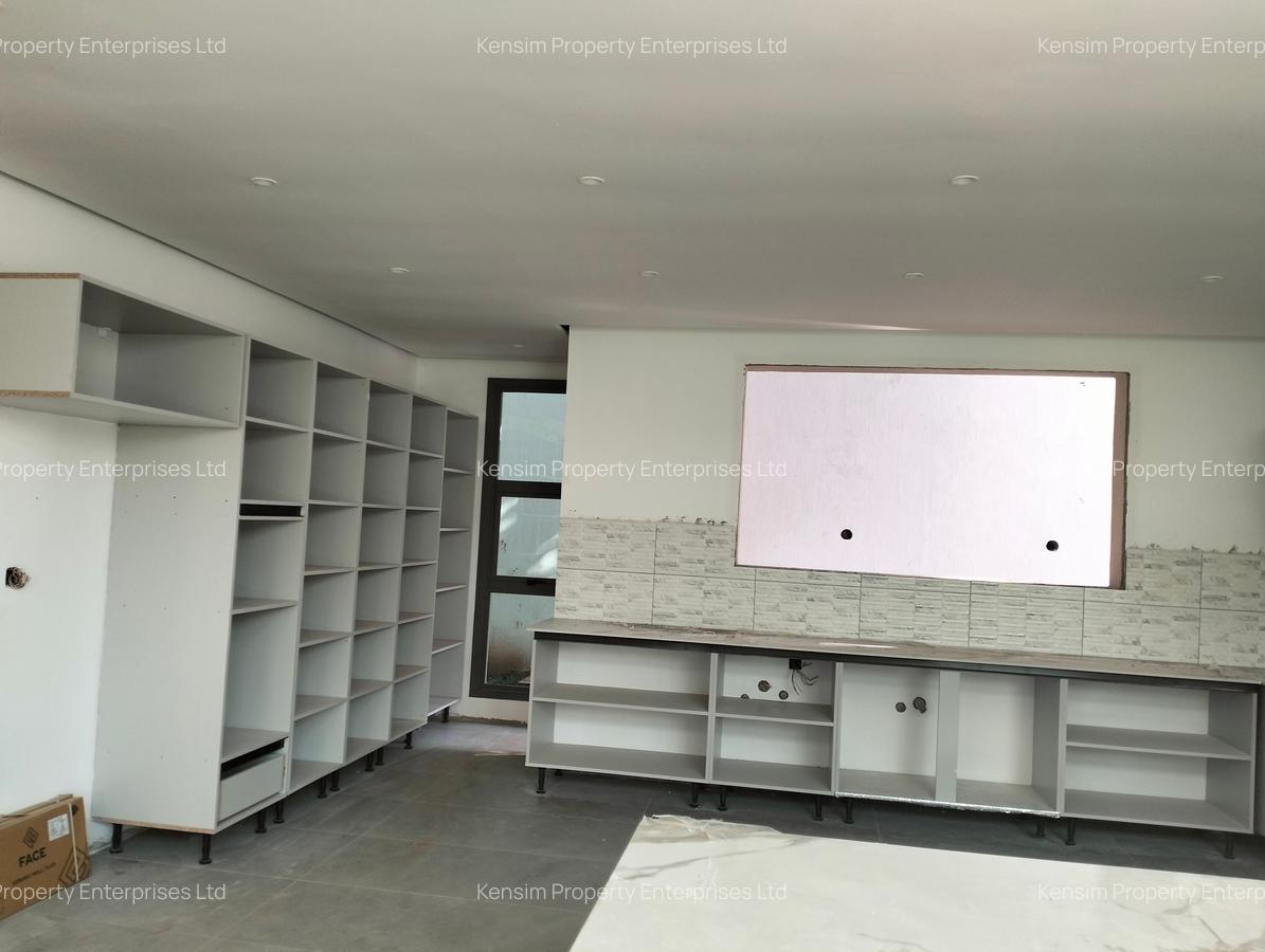 5 Bed Townhouse with En Suite in Lavington - 8