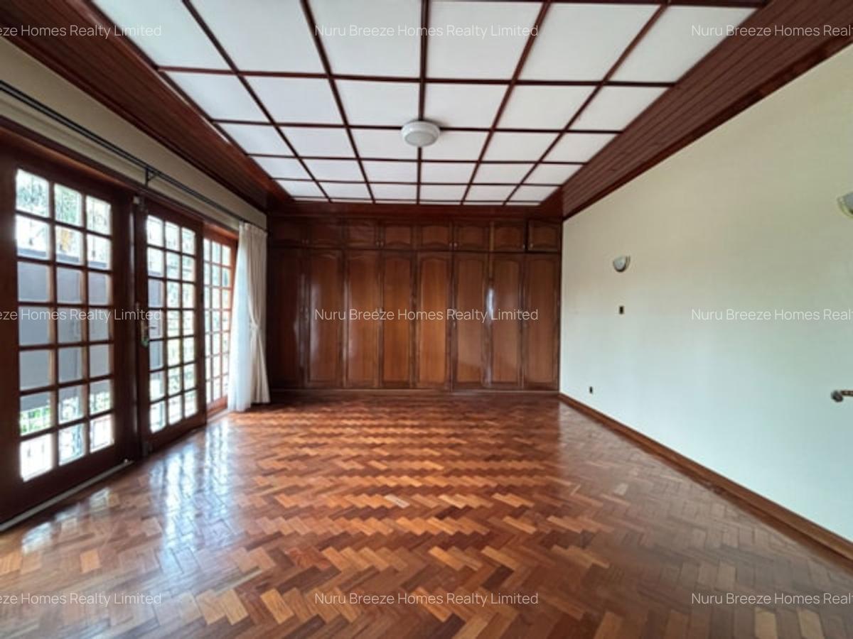 5 Bed House with En Suite in Runda - 7