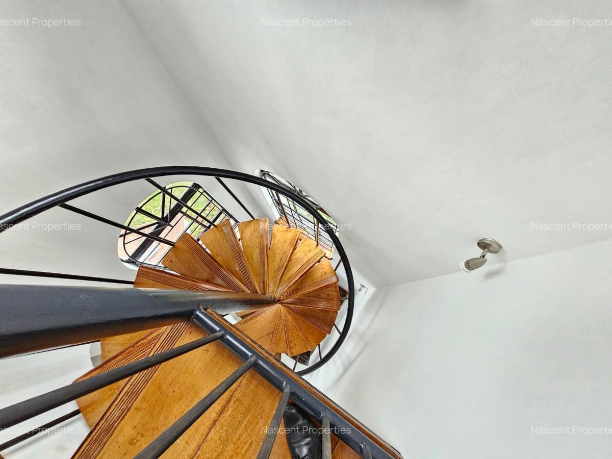 4 Bed House with En Suite in Nyari - 17
