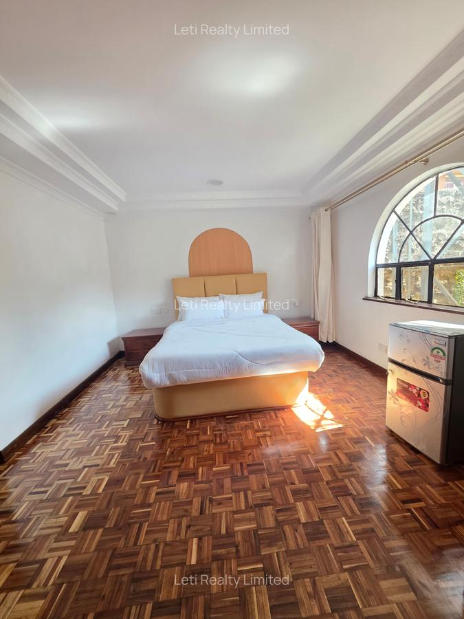 6 Bed Townhouse with En Suite in Langata - 13