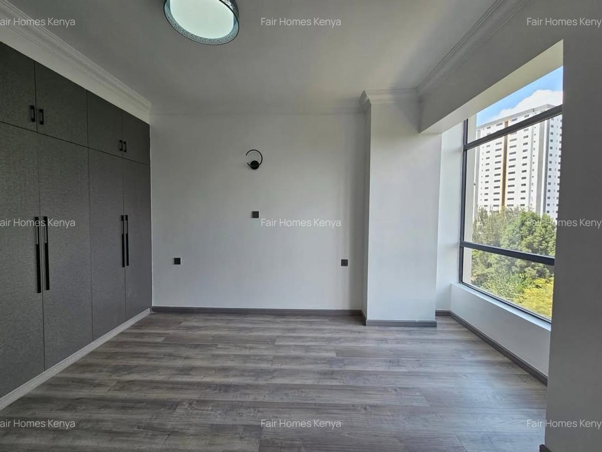 4 Bed Apartment with En Suite at Valley Arcade - 12