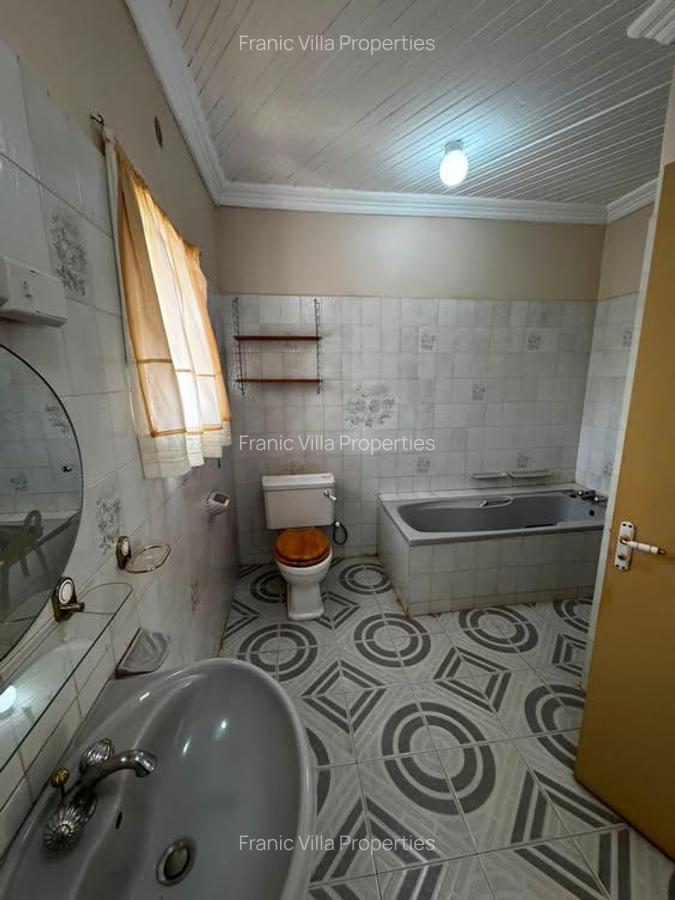3 Bed House with En Suite at Runda - 19