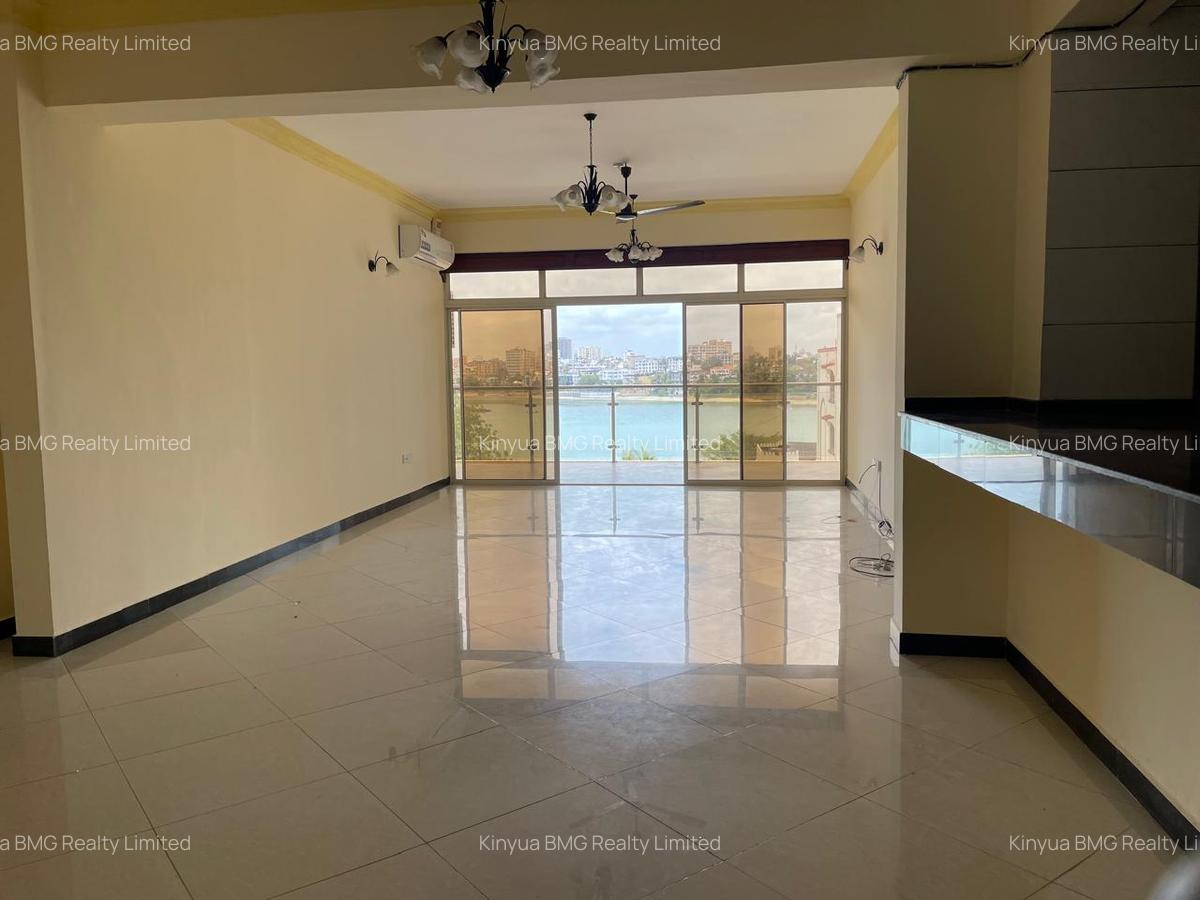 Serviced 4 Bed Apartment with En Suite in Nyali Area - 8