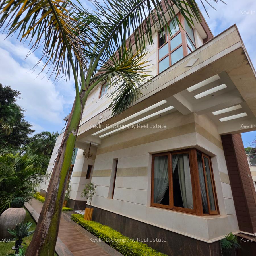 6 Bed Villa with En Suite in Lavington - 3