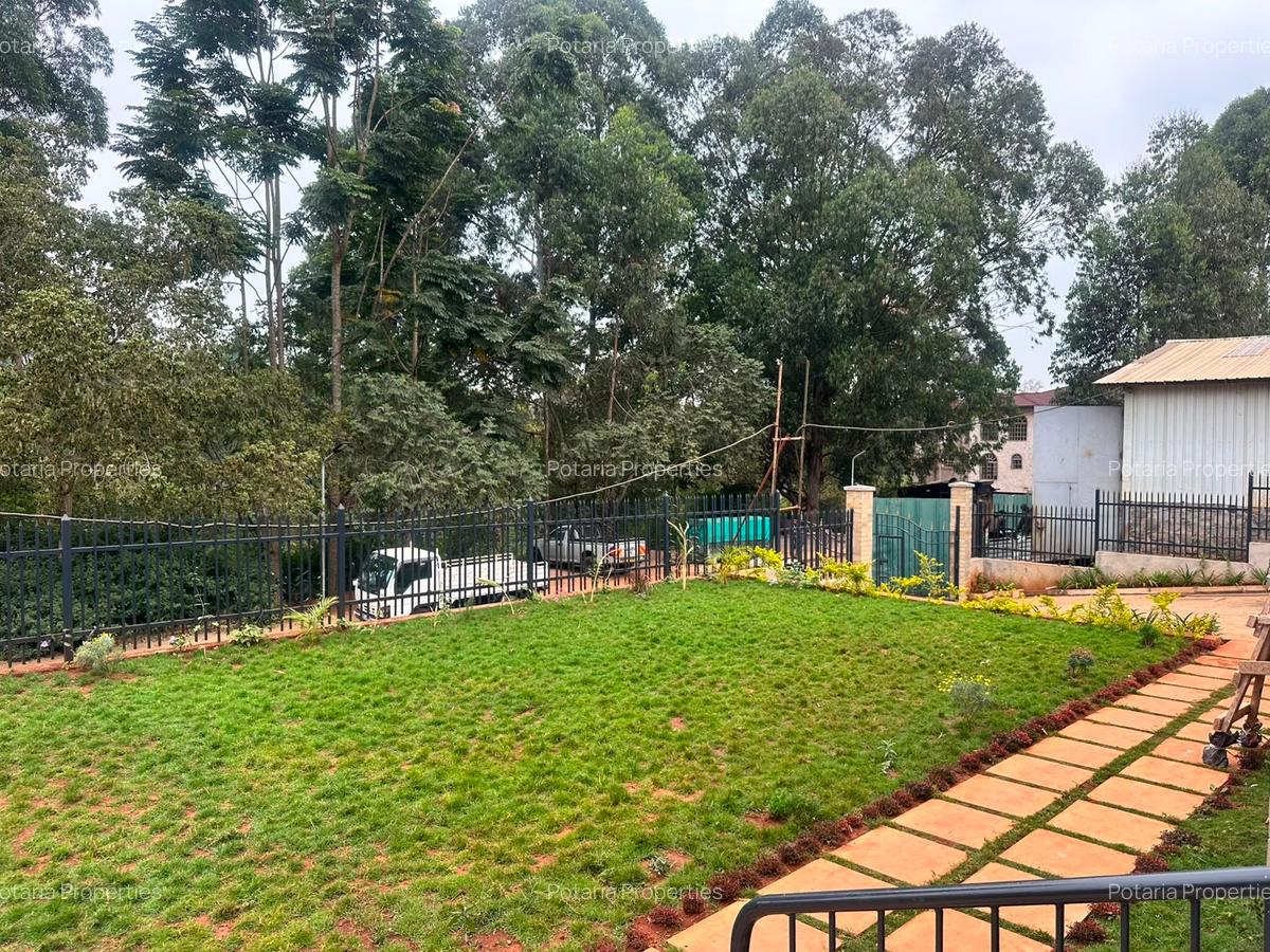 4 Bed House with En Suite in Rosslyn - 8