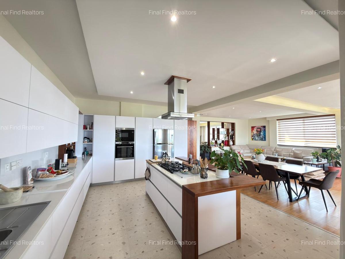 Serviced 3 Bed Apartment with En Suite in Parklands - 4