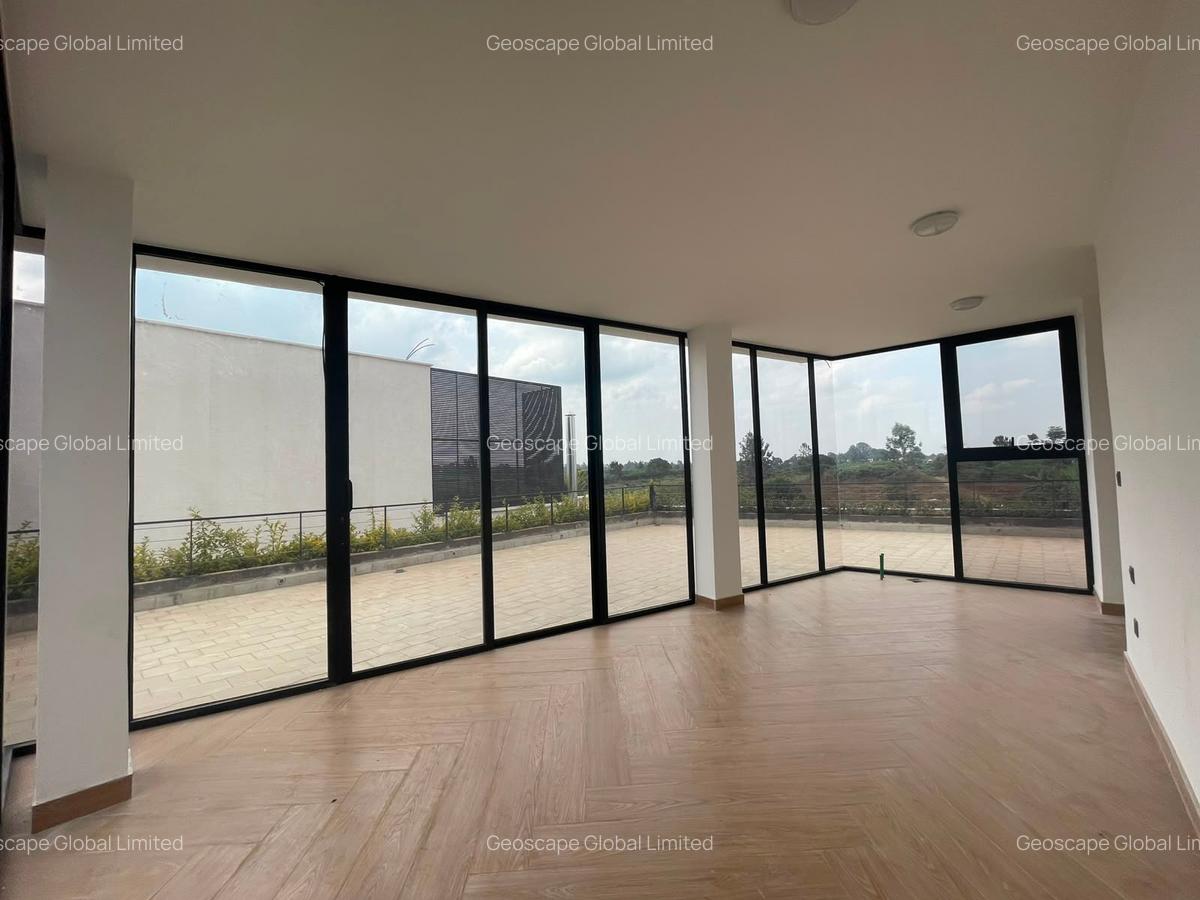 4 Bed House with En Suite in Runda - 3