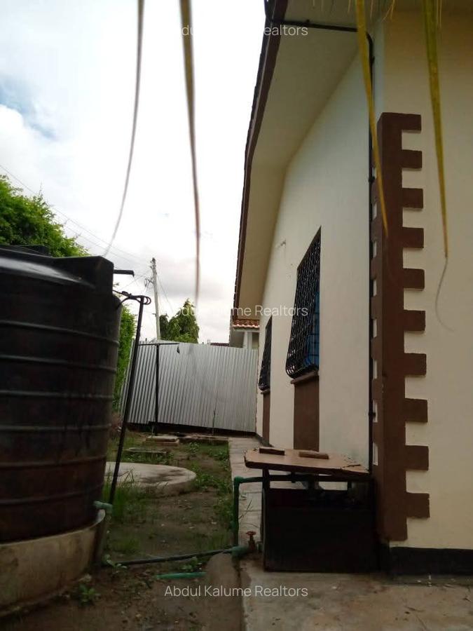 2 Bed House with En Suite at Bamburi - 4
